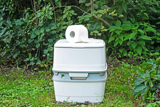 Best Porta potty delivery and setup  in Cave City, AR